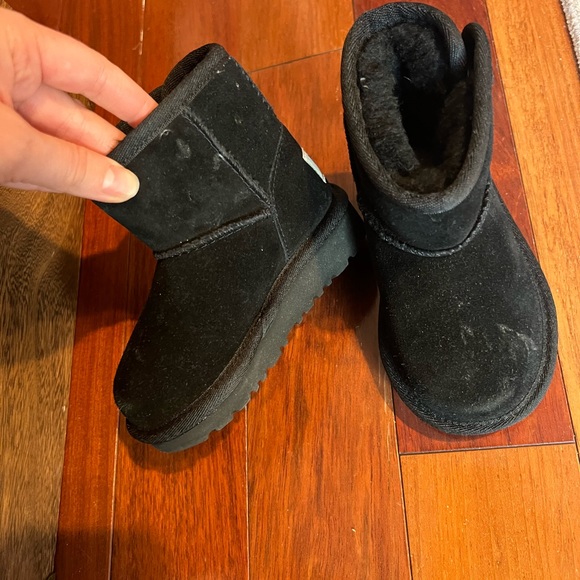 EUC ugg Kona boot black size 6M - Picture 5 of 7